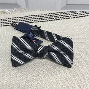 NWT SADDLEBRED / Black with white stripe Bow tie